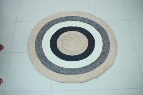 Round braided area rug x - round, ft